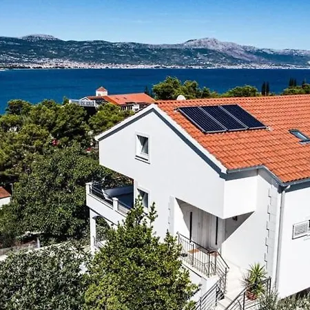 Διαμέρισμα Genesis 3