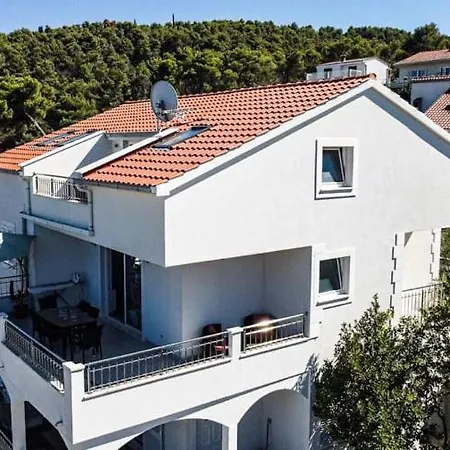 Apartmán Genesis 3 *